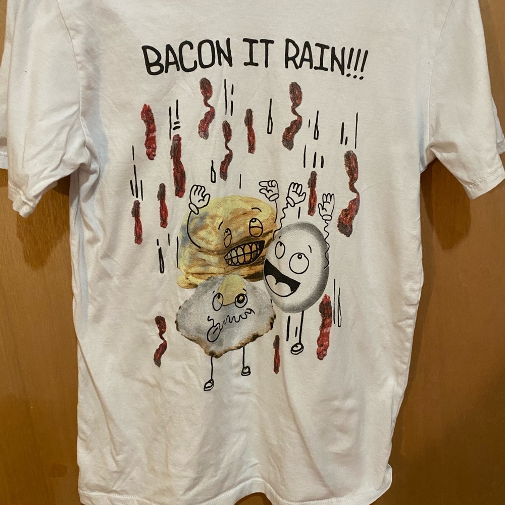 Graphic tee